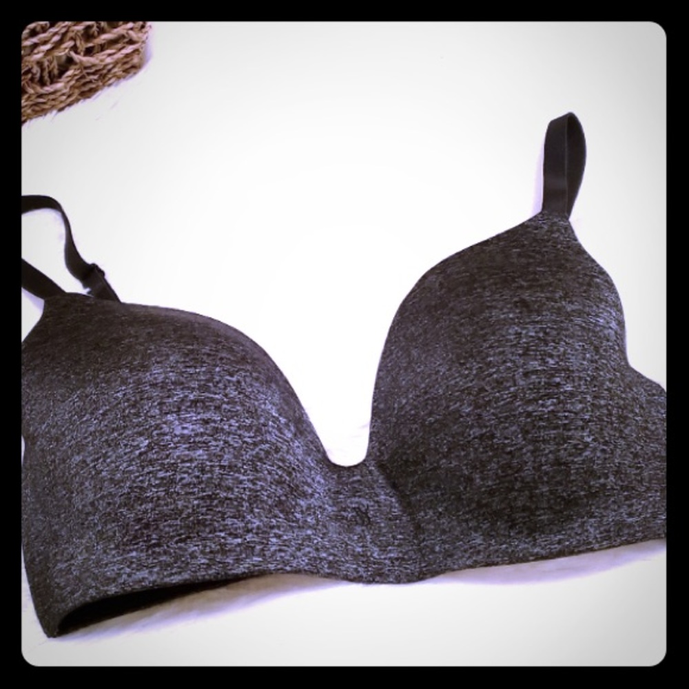 VICTORIAS SECRET 34 D Wireless Push-Up Bra